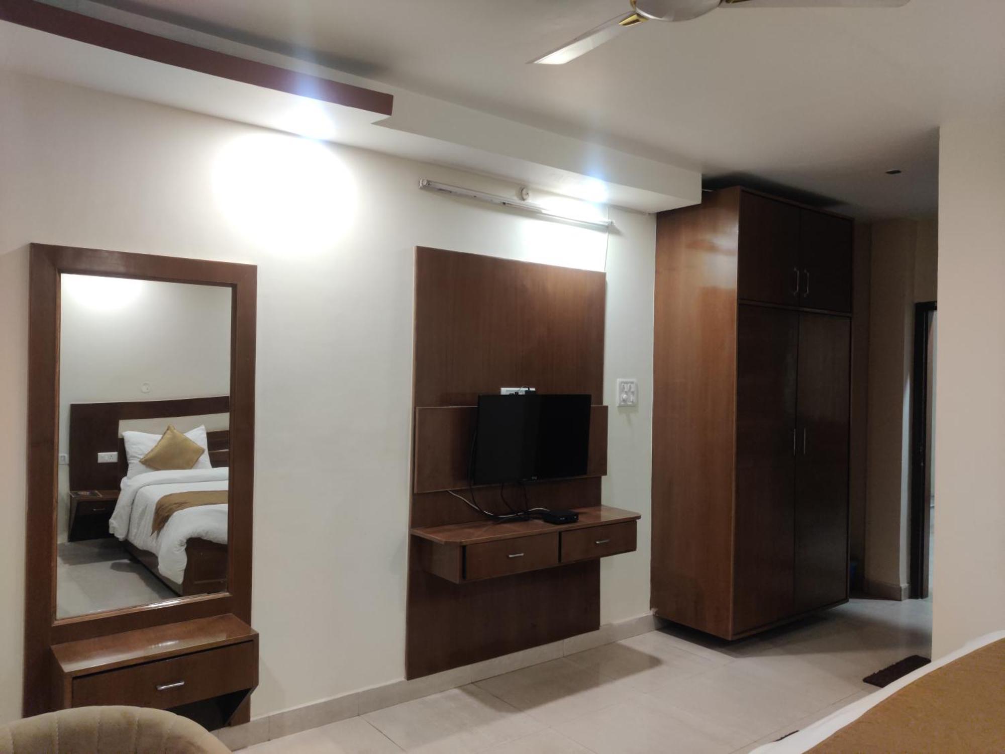 Hotel Hv Nāhan Zewnętrze zdjęcie