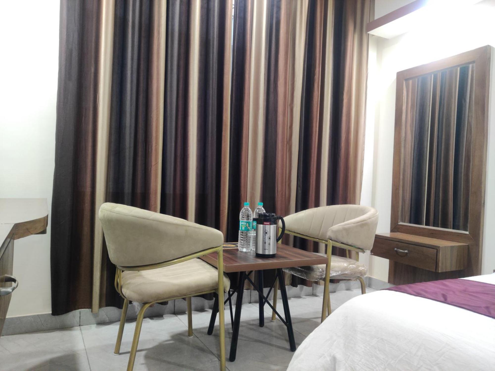 Hotel Hv Nāhan Zewnętrze zdjęcie