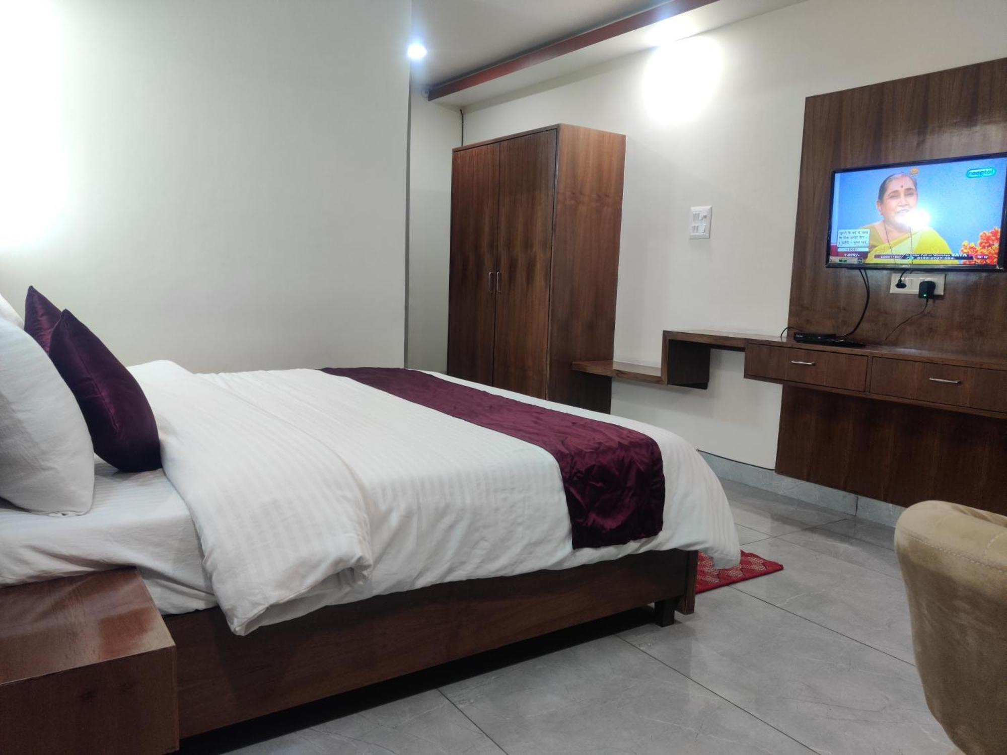 Hotel Hv Nāhan Zewnętrze zdjęcie