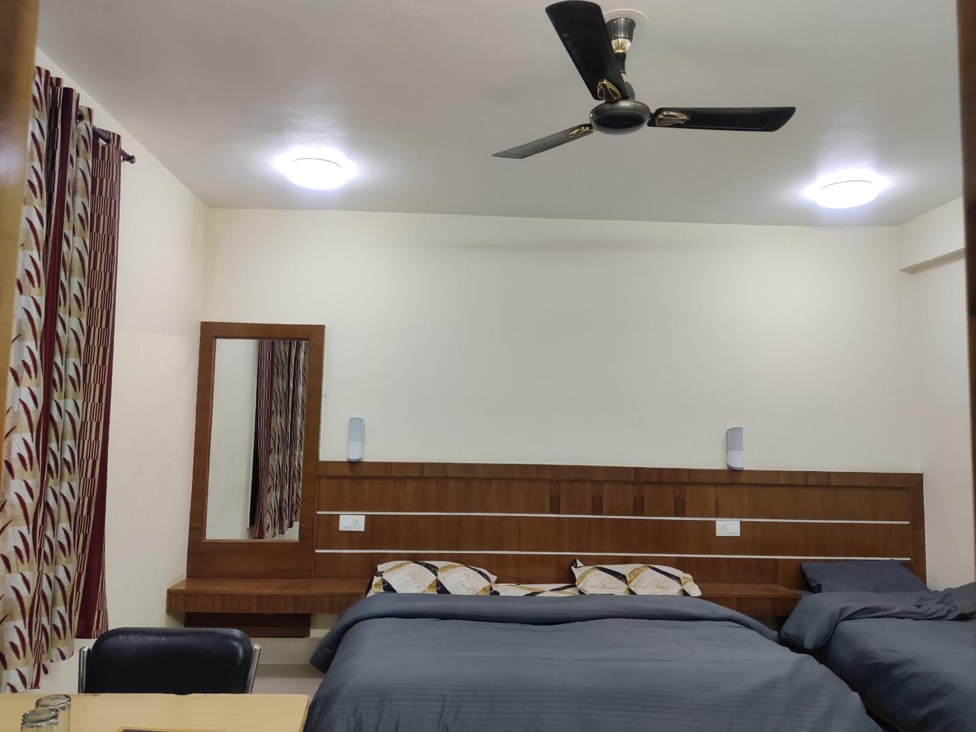 Hotel Hv Nāhan Pokój zdjęcie